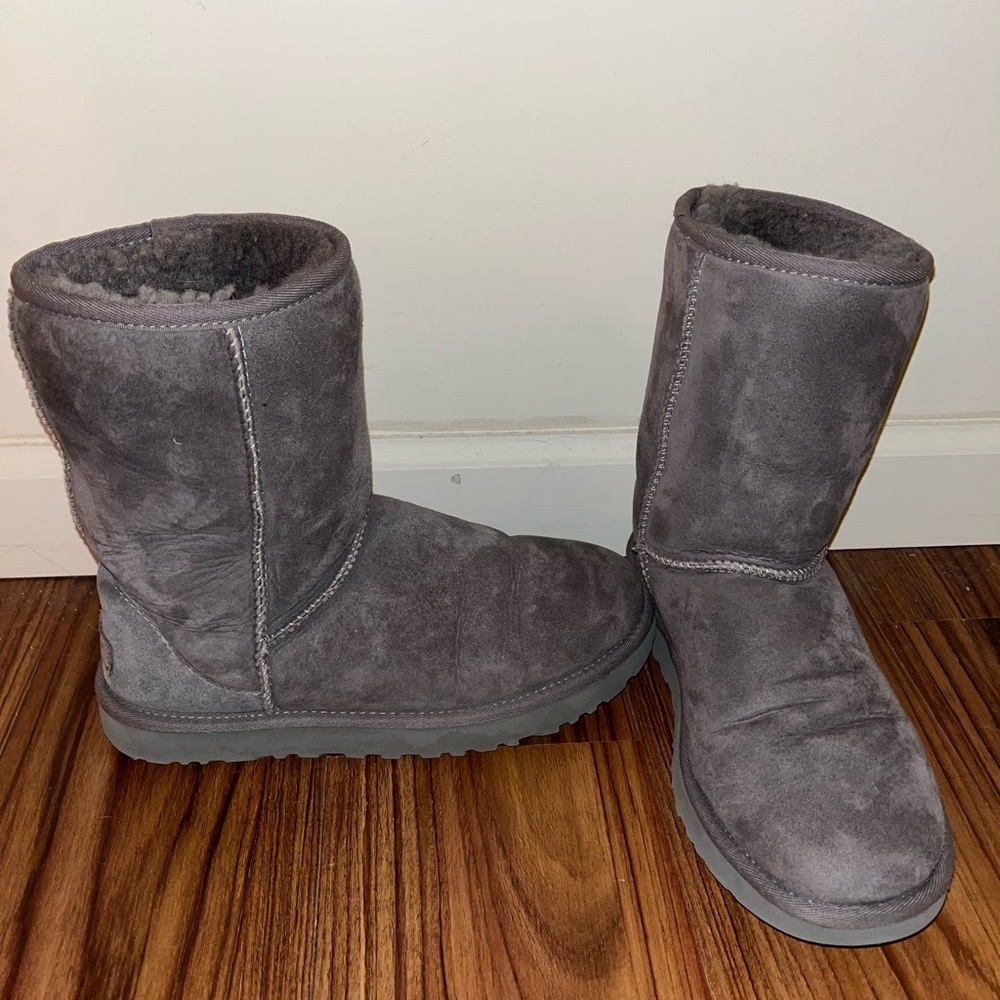 Grey Classic Short II Boots Uggs